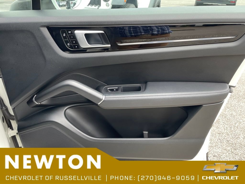 Used 2019 Porsche Cayenne AWD/4WD image 24