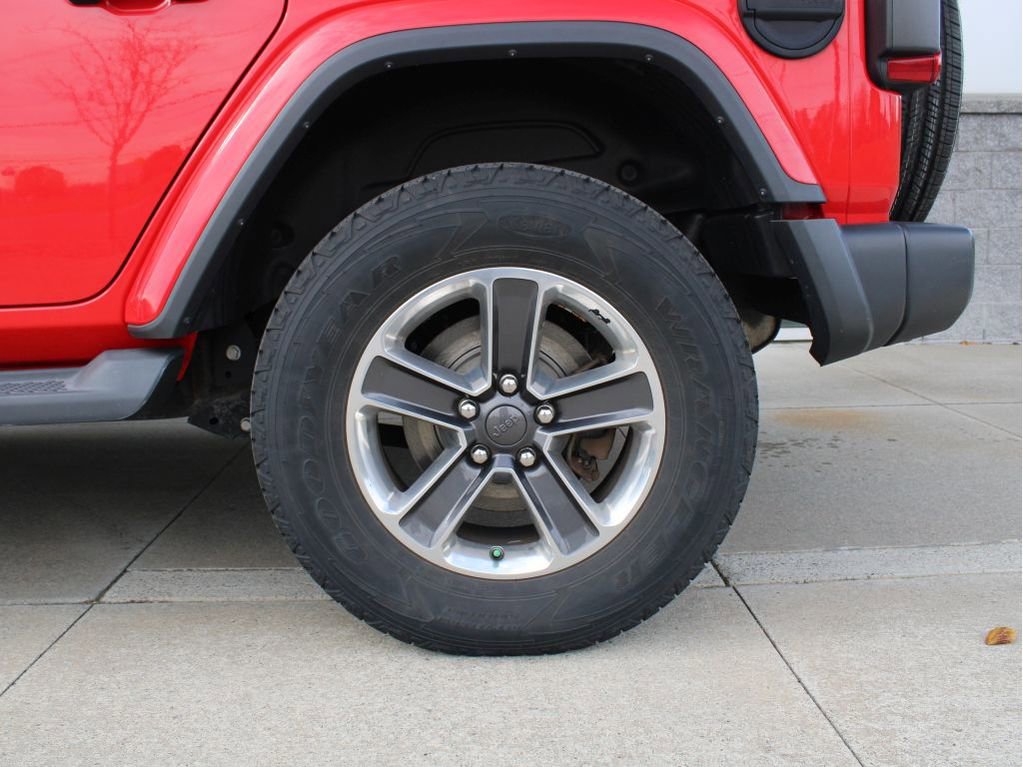 Used 2018 Jeep Wrangler Unlimited Sahara w/ Dual Top Group image 10