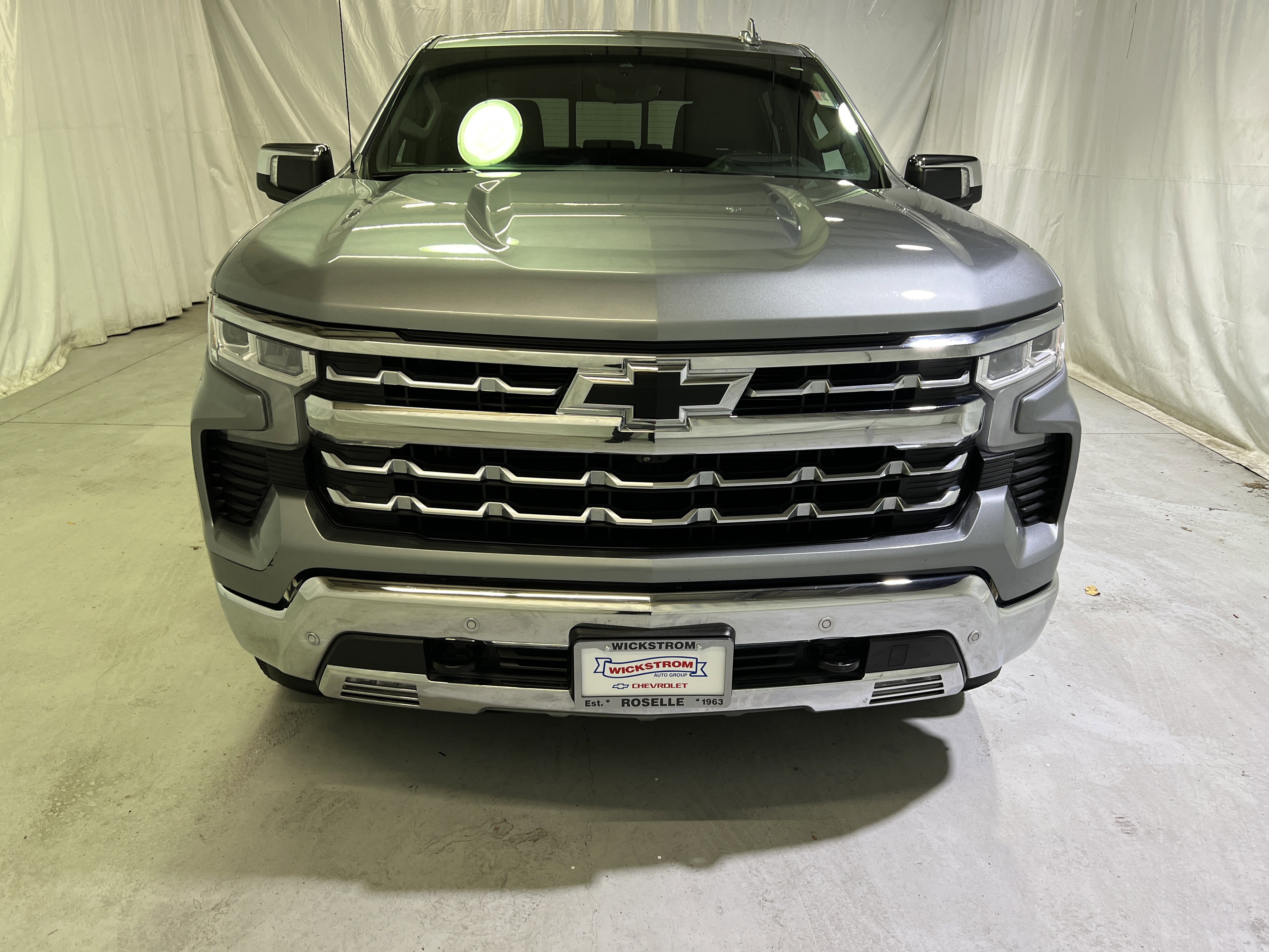 Used 2023 Chevrolet Silverado 1500 LTZ w/ LTZ Premium Package image 3
