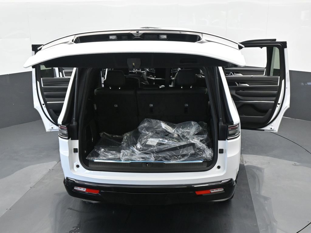 Used 2024 Jeep Grand Wagoneer Series II w/ Quick Order Packagew 28T image 68
