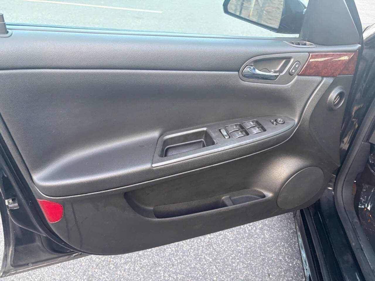Used 2010 Chevrolet Impala LS FWD image 19