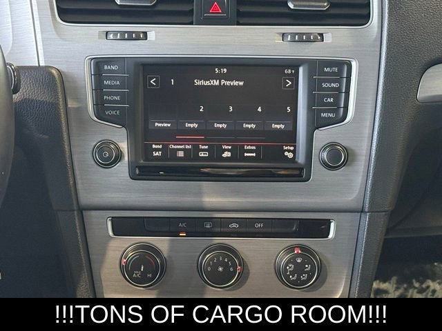 Used 2016 Volkswagen Golf S image 18