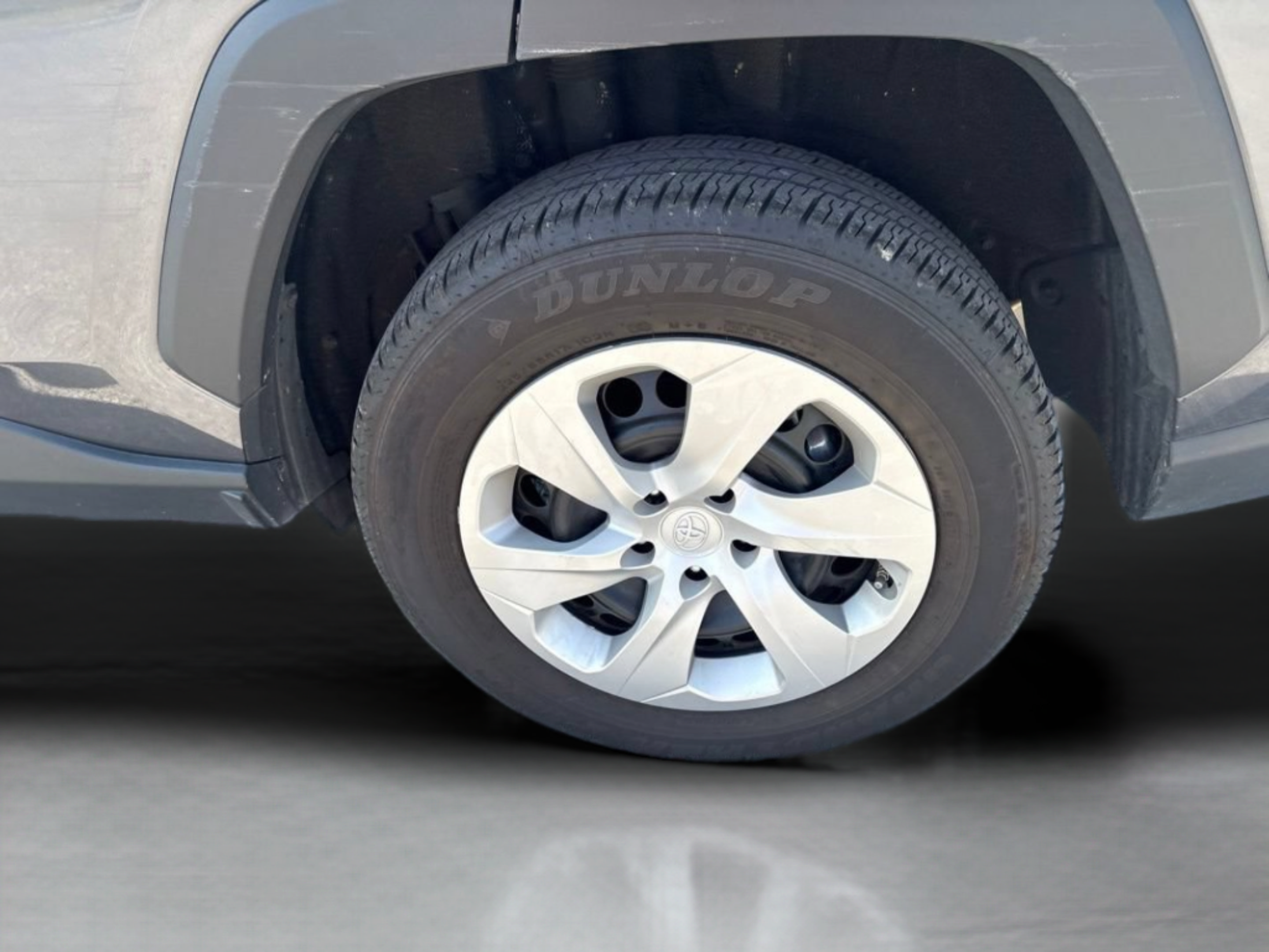 Used 2024 Toyota RAV4 LE FWD image 32