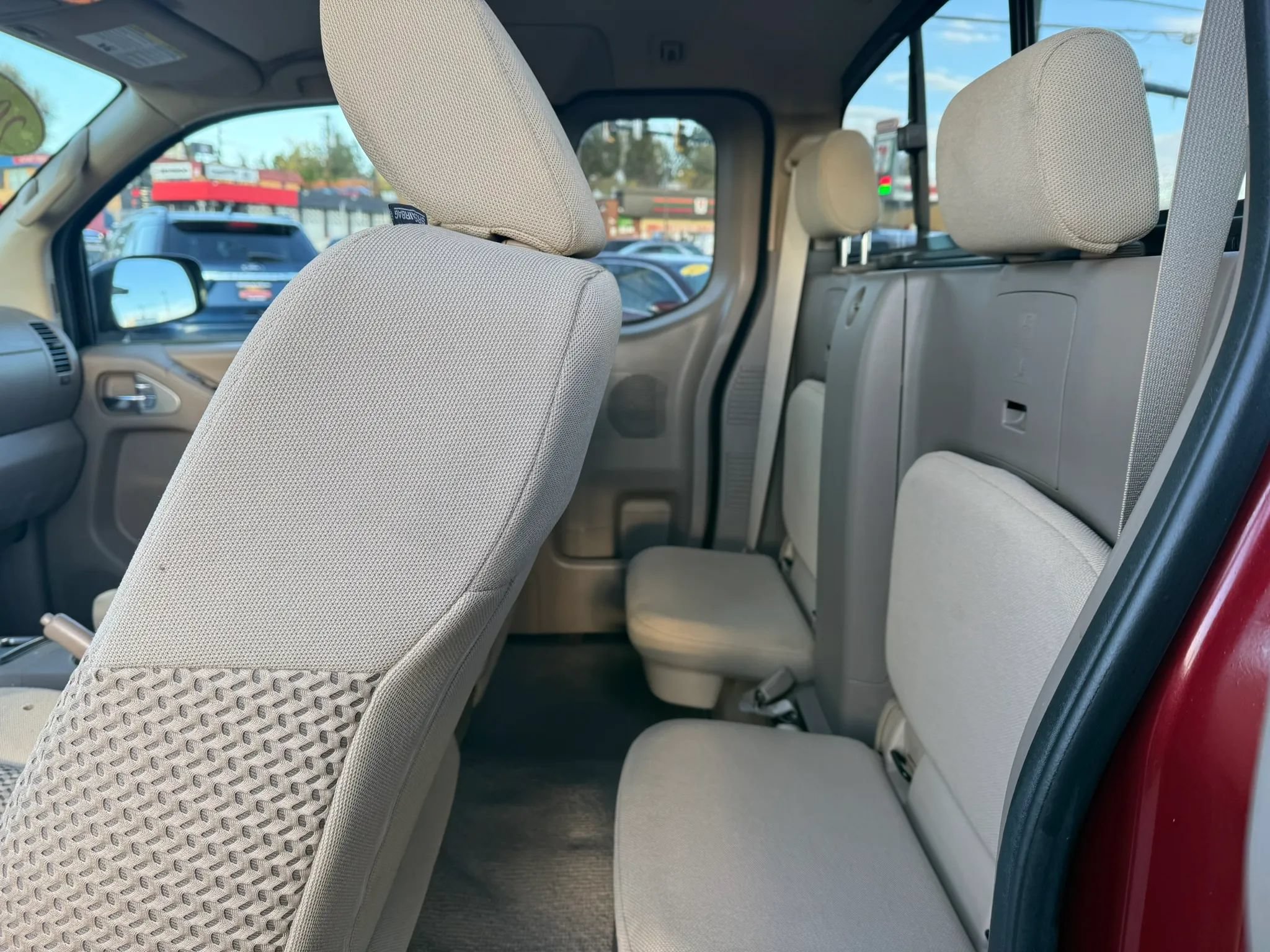 Used 2018 Nissan Frontier SV w/ Value Truck Package AWD/4WD image 13