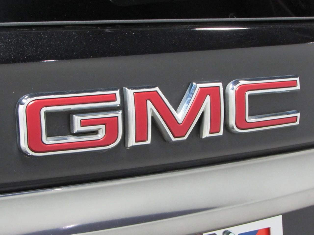 Used 2022 GMC Terrain AT4 image 35