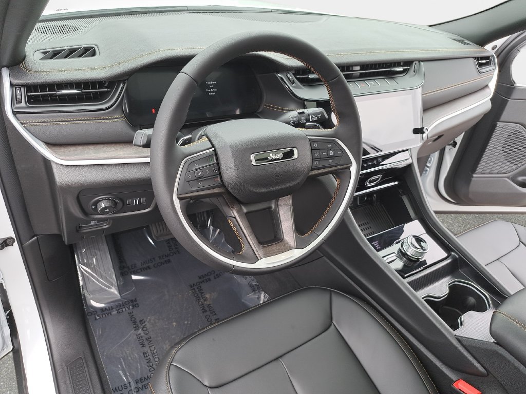 New 2026 Jeep Grand Cherokee Limited AWD/4WD image 16
