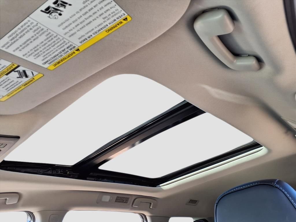 Used 2023 Nissan Pathfinder Platinum w/ Cargo Package image 15