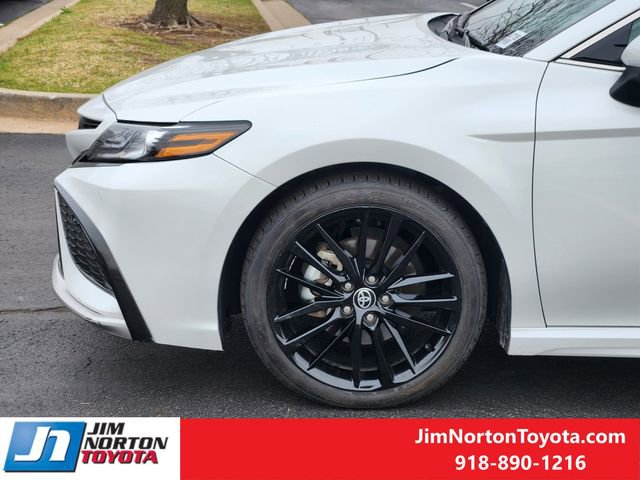 Used 2024 Toyota Camry XSE w/ Navigation Package image 9