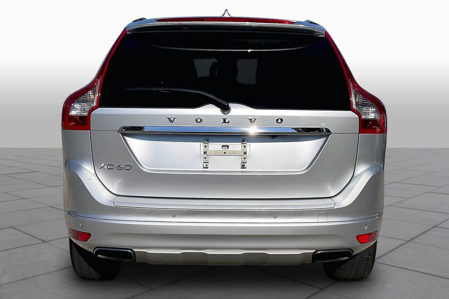 Used 2016 Volvo XC60 T6 w/ Proximity Package AWD/4WD image 4