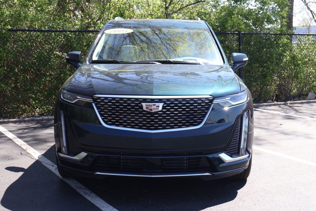 Used 2025 Cadillac XT6 Premium Luxury w/ Technology Package image 2