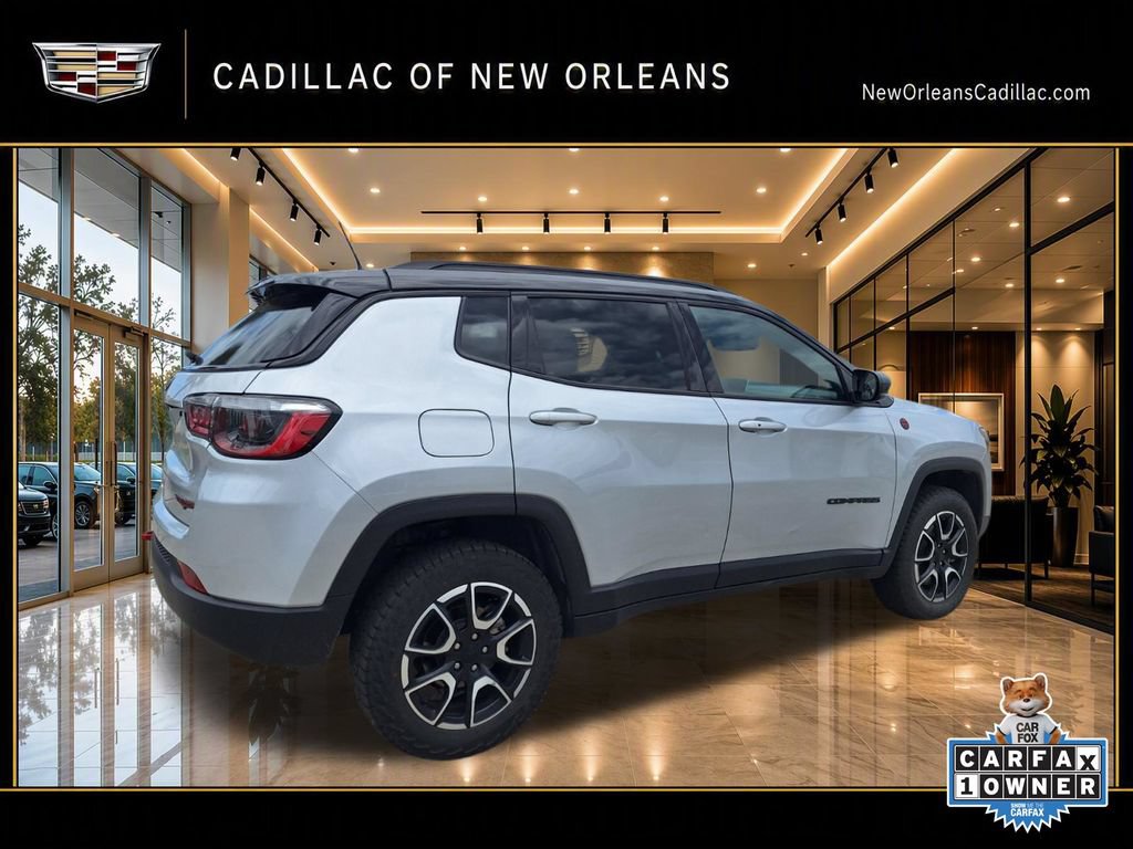 Used 2024 Jeep Compass Trailhawk AWD/4WD image 3