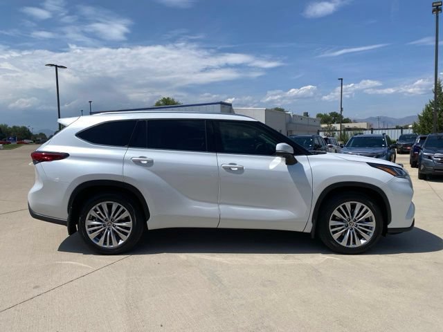 Used 2023 Toyota Highlander Platinum AWD/4WD image 6