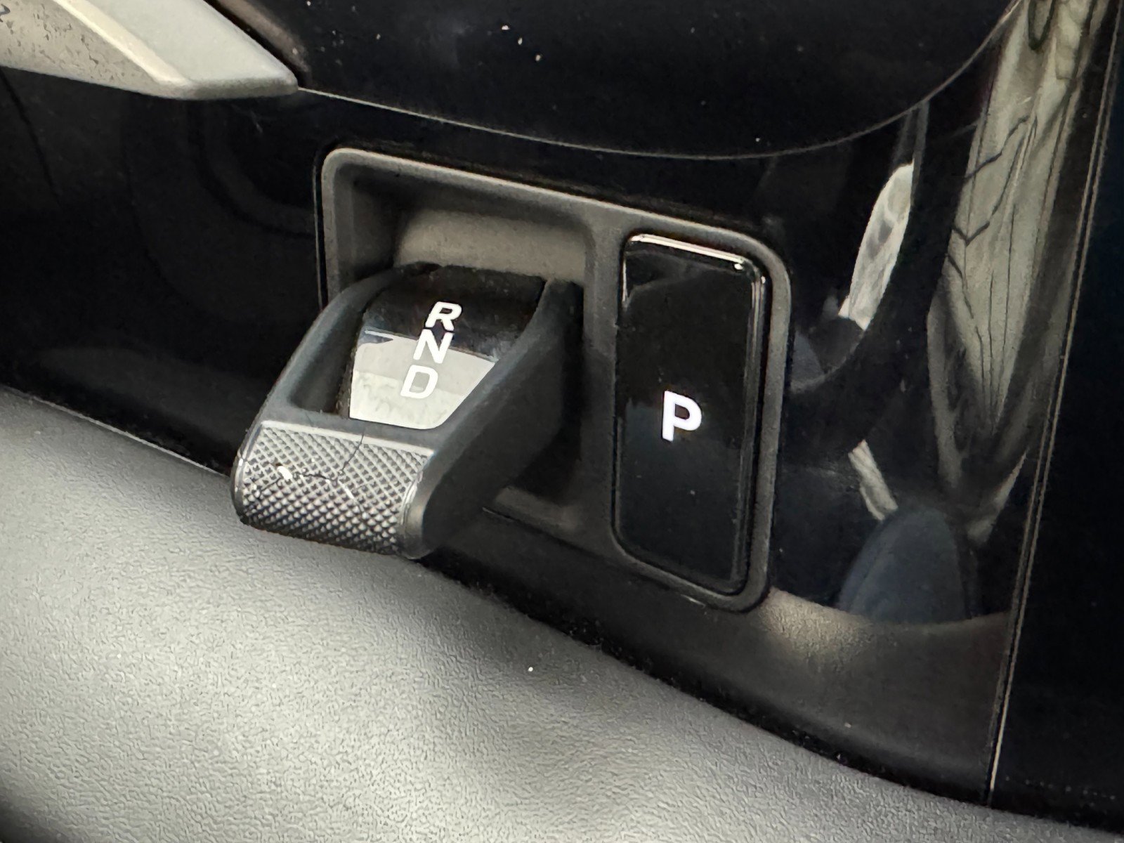 Used 2020 Porsche Taycan 4S image 24