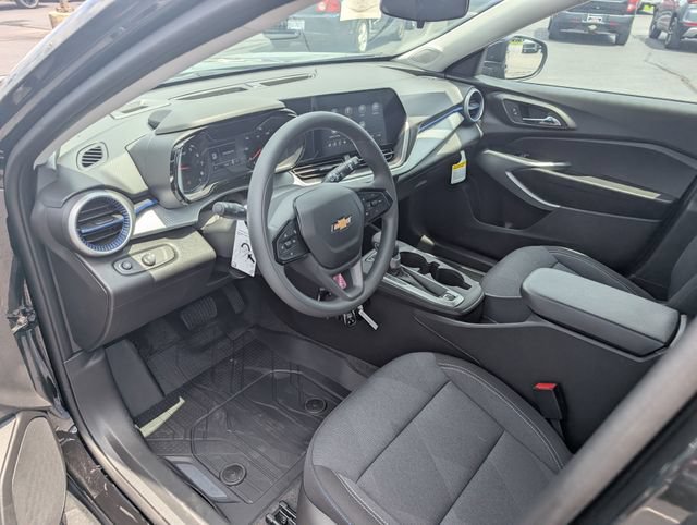 New 2026 Chevrolet Trax LS w/ LS Convenience Package FWD image 13