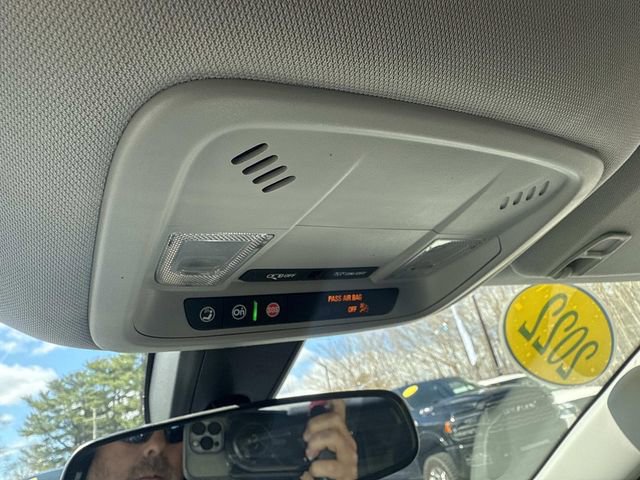 Used 2022 Chevrolet Malibu LT image 30