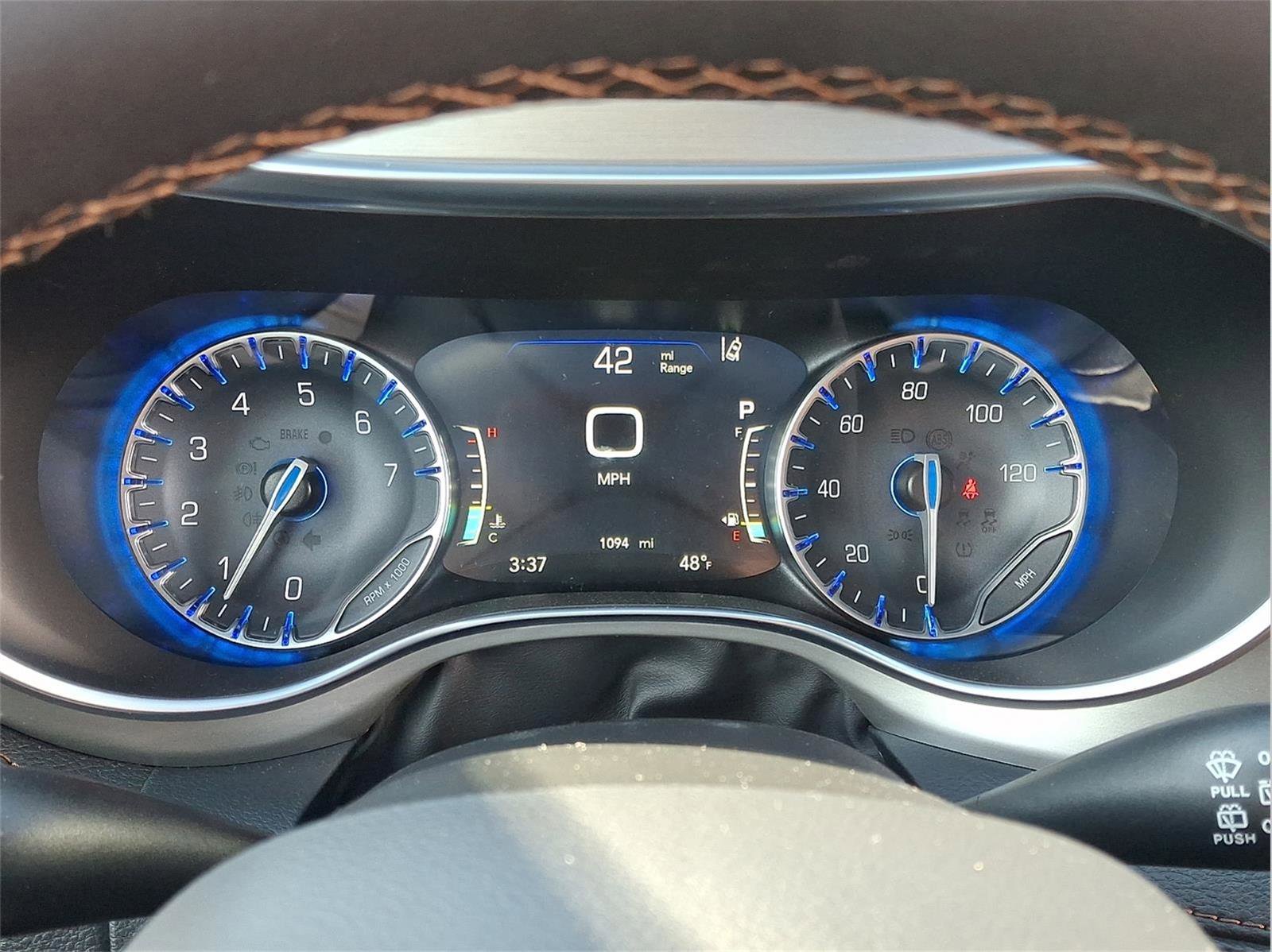 Used 2026 Chrysler Pacifica Pinnacle w/ Trailer Tow Group FWD image 63