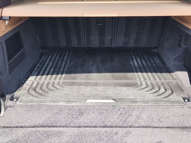 Certified 2025 Land Rover Range Rover SE image 42