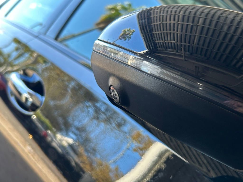 Used 2025 Mercedes-Benz C 300 4MATIC Sedan image 31