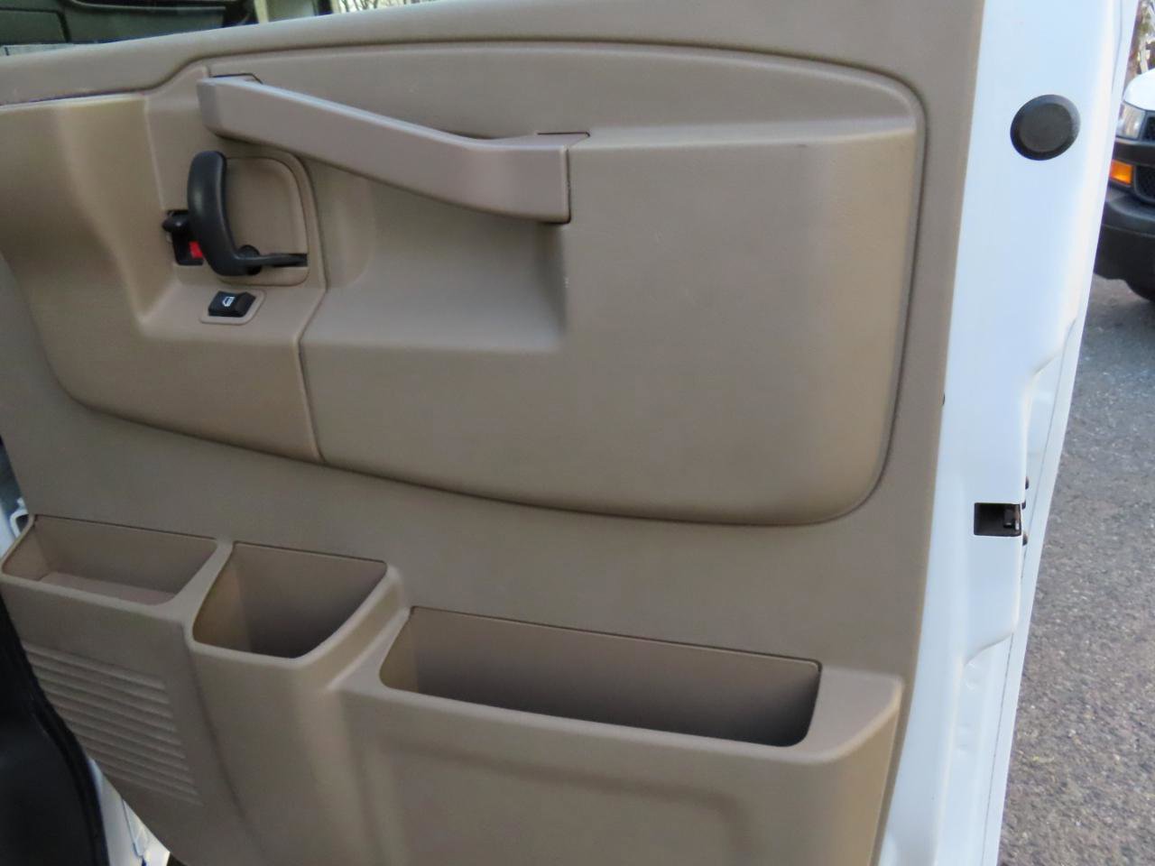 Used 2022 Chevrolet Express 3500 w/ Driver Convenience Package image 17