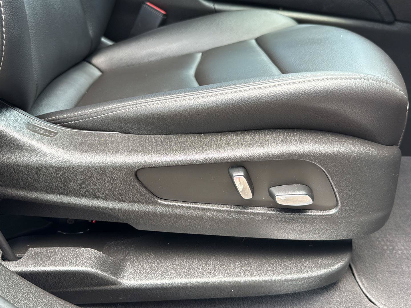 Used 2024 Cadillac XT5 Luxury FWD image 29