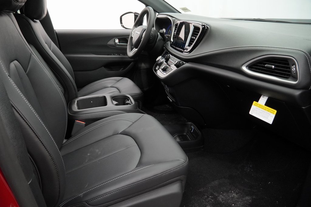Certified 2025 Chrysler Pacifica Select image 43