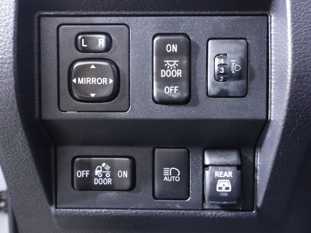 Used 2020 Toyota Tundra SR5 w/ TRD Off-Road Package image 10