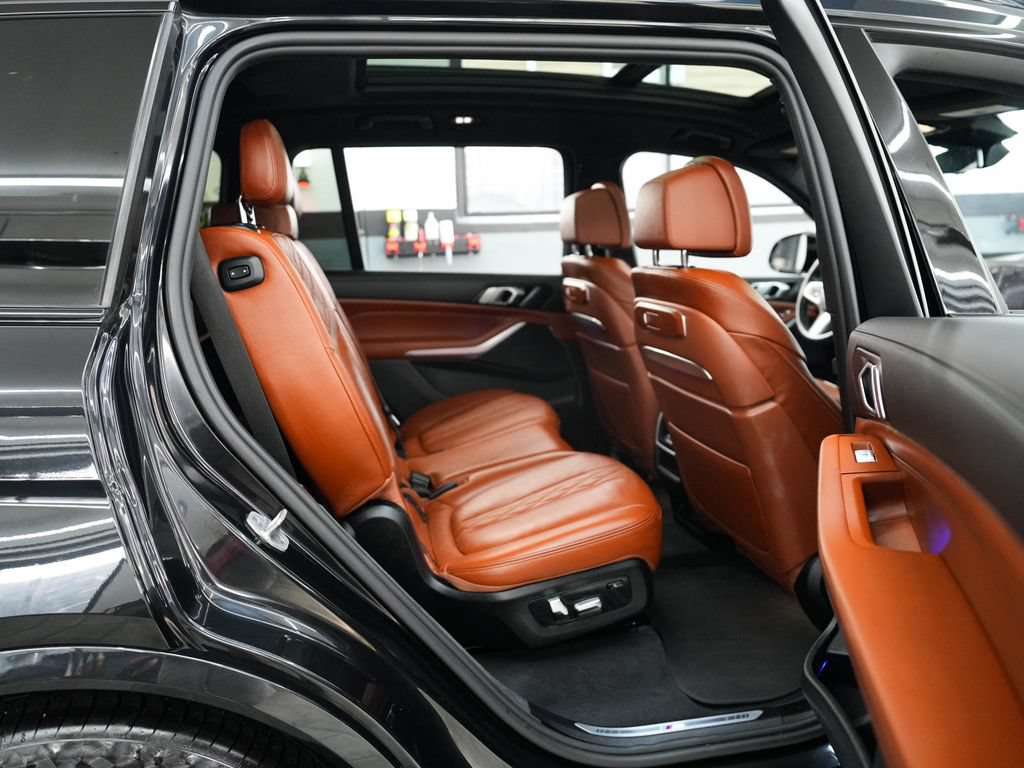Used 2023 BMW X7 xDrive40i w/ M Sport Package AWD/4WD image 36