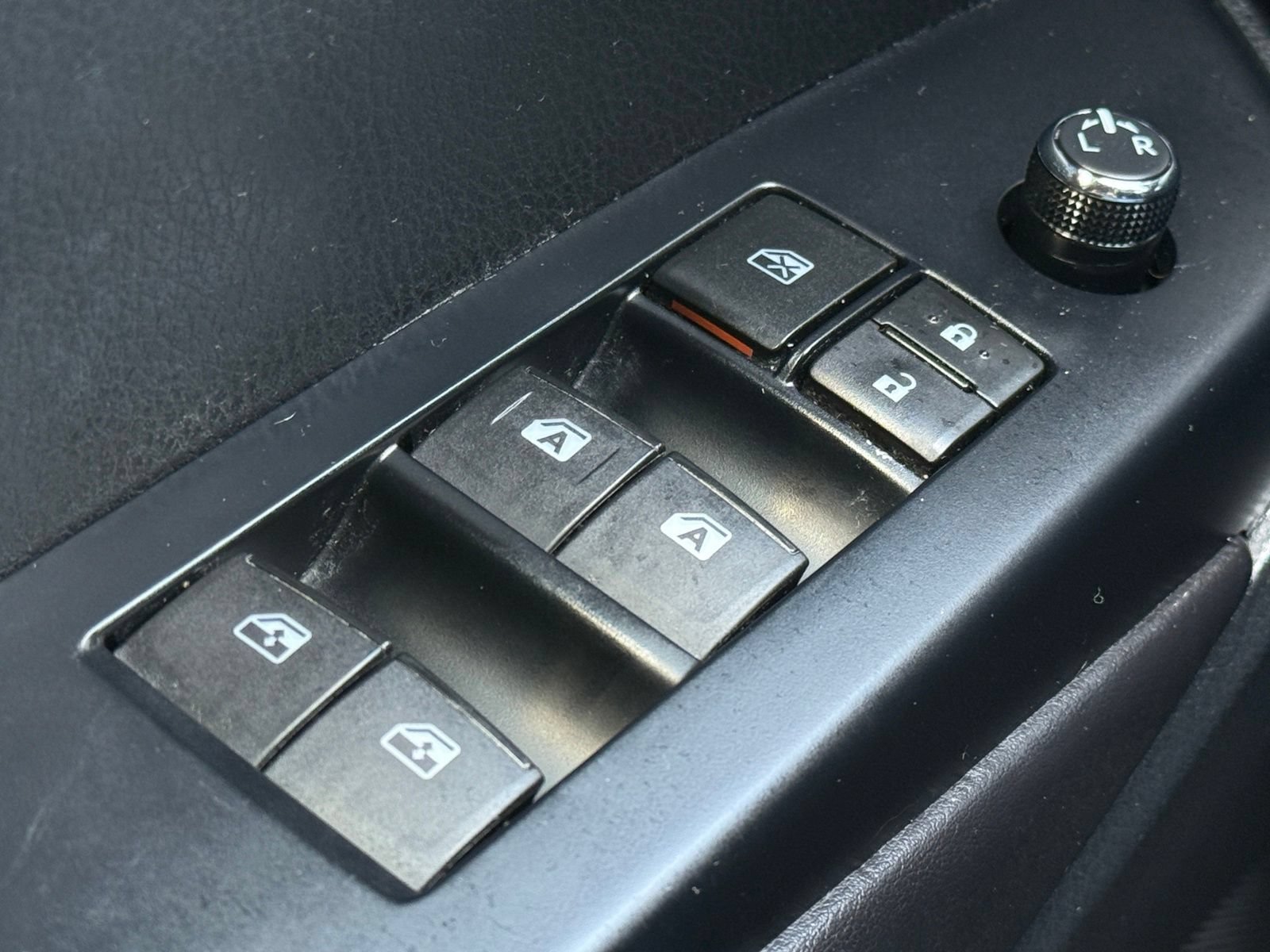 Used 2019 Toyota Highlander XLE AWD/4WD image 33