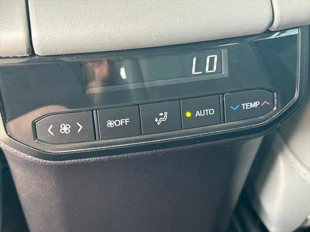 Certified 2025 Toyota Highlander XLE FWD image 24
