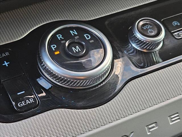 Used 2025 Ford Expedition Active RWD image 11