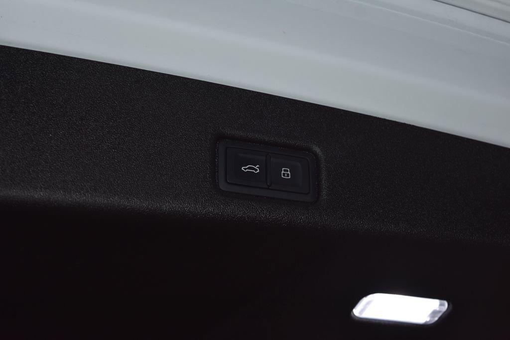 Certified 2025 Audi Q5 Premium w/ Convenience Package image 27