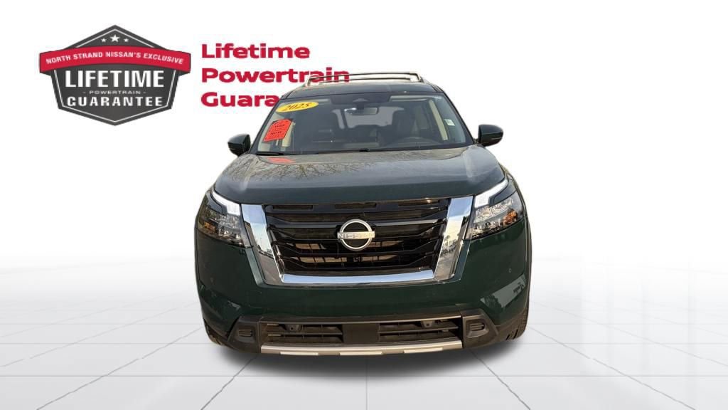 Certified 2025 Nissan Pathfinder SL image 10