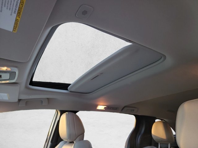 Used 2026 Toyota Sienna XLE FWD image 16