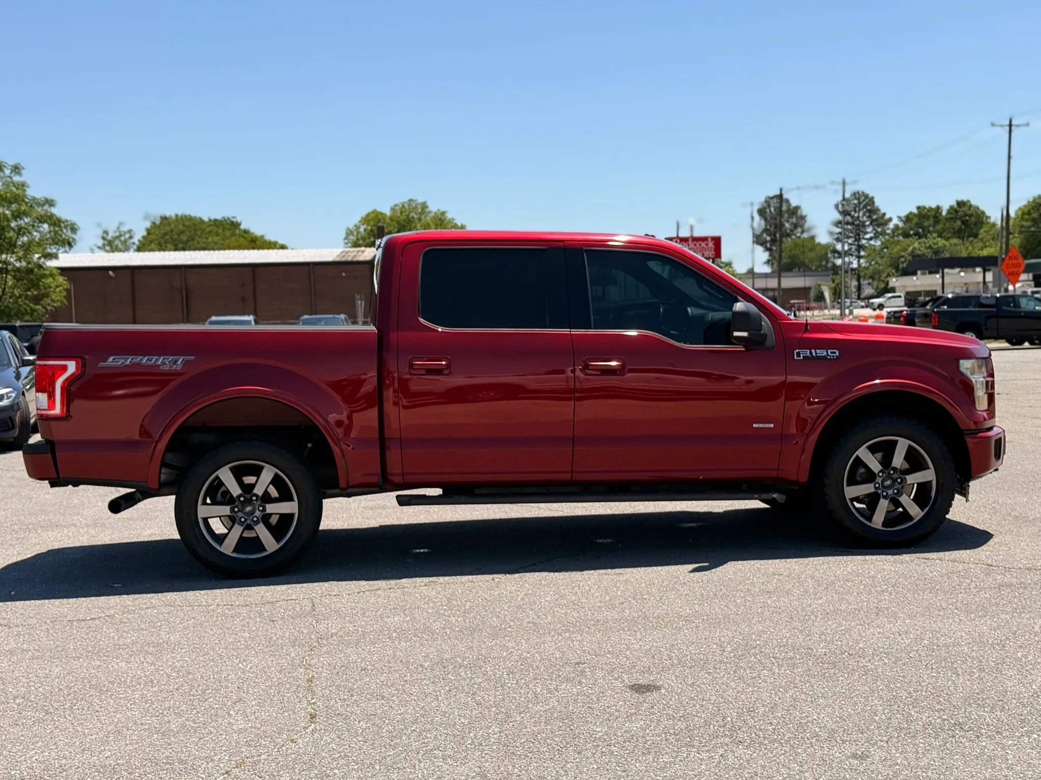 Used 2015 Ford F150 XLT w/ Equipment Group 302A Luxury AWD/4WD image 10