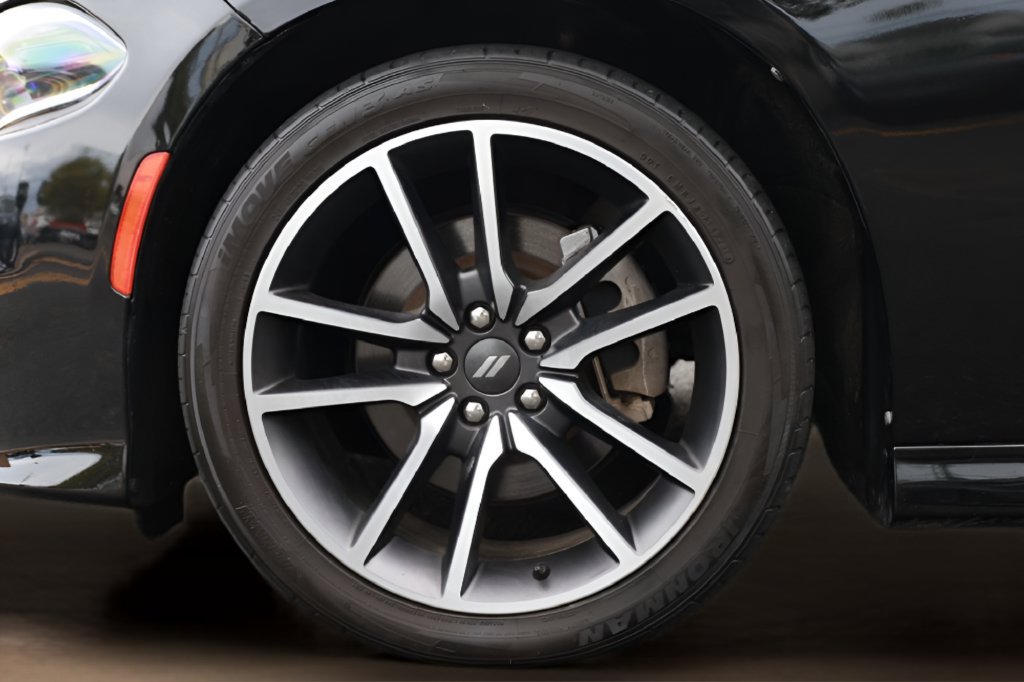 Used 2021 Dodge Charger R/T w/ Plus Group RWD image 8