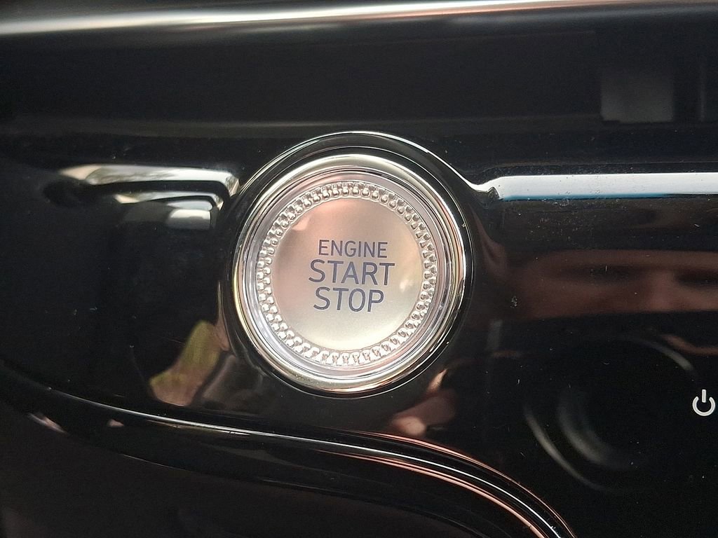 Used 2025 Genesis G80 2.5T Advanced image 9