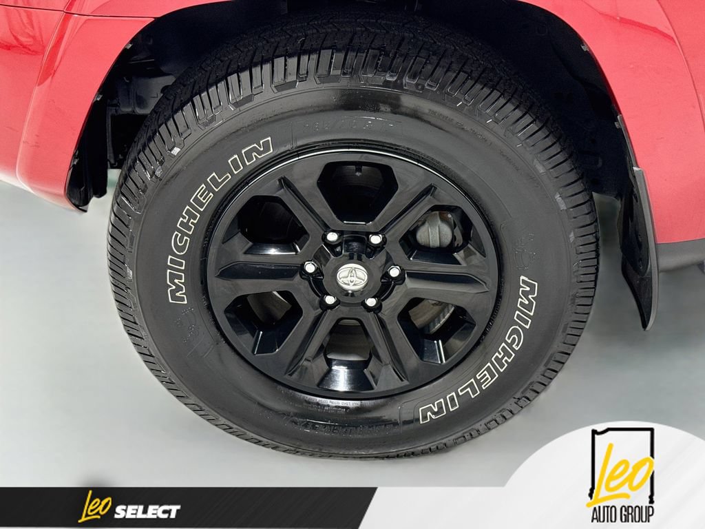 Used 2022 Toyota 4Runner SR5 RWD image 33