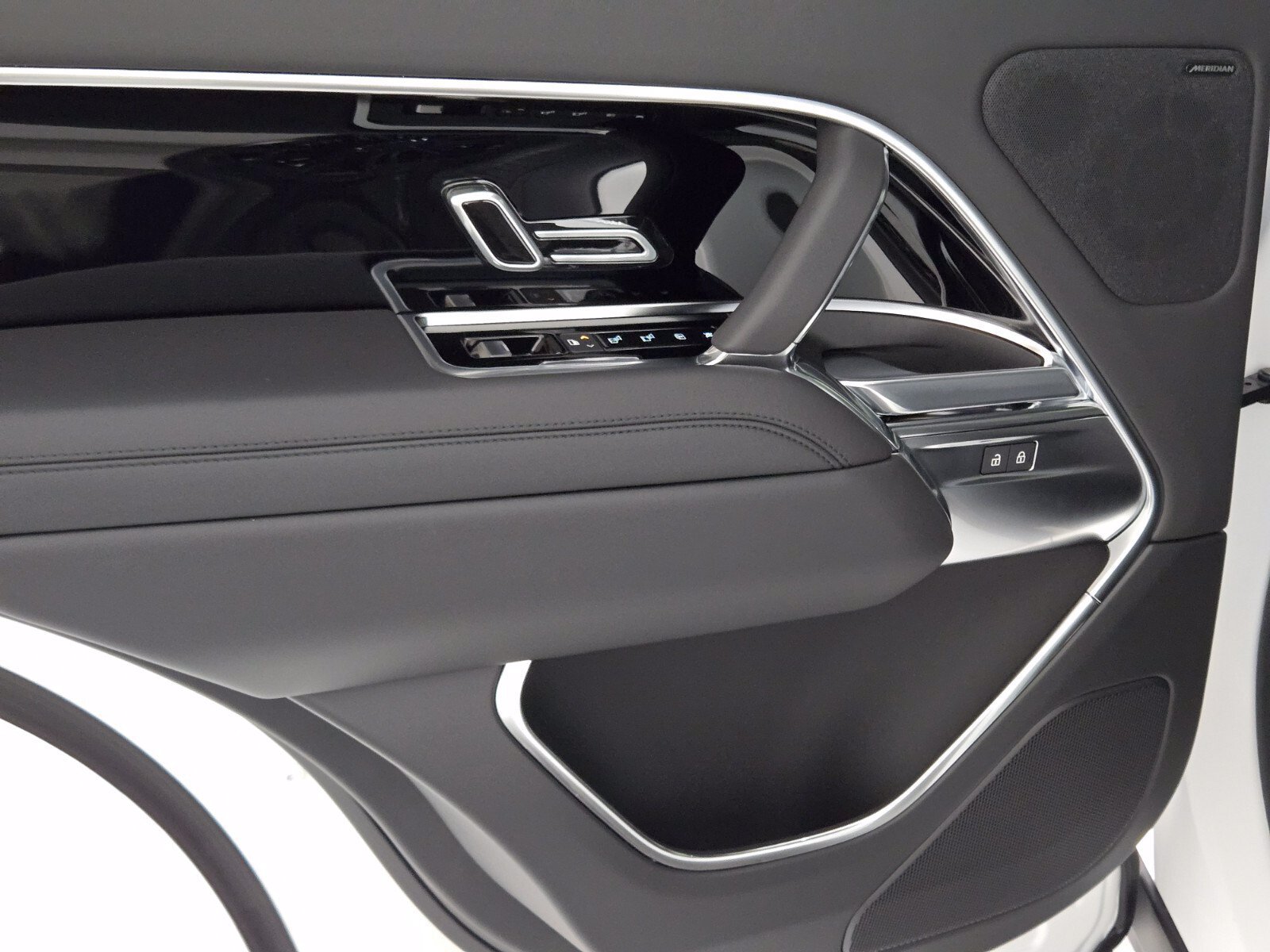 New 2026 Land Rover Range Rover SE AWD/4WD image 21