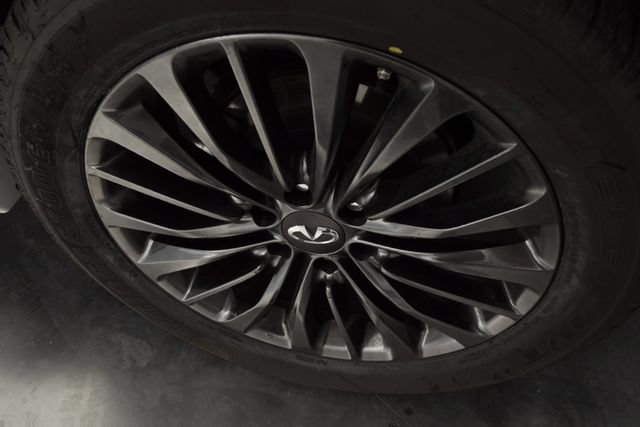Used 2024 INFINITI QX80 Sensory AWD/4WD image 9