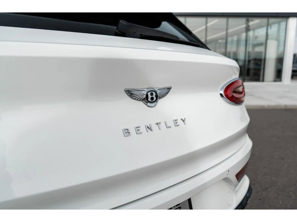 Certified 2022 Bentley Bentayga image 10
