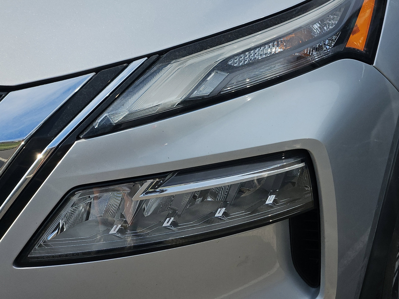 Used 2022 Nissan Rogue SV image 5