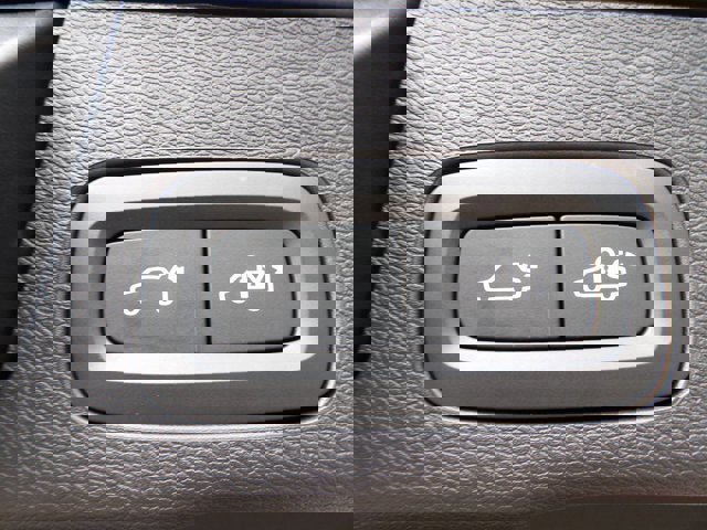 Certified 2024 Volvo XC60 B5 Ultimate w/ Protection Package Premier image 25