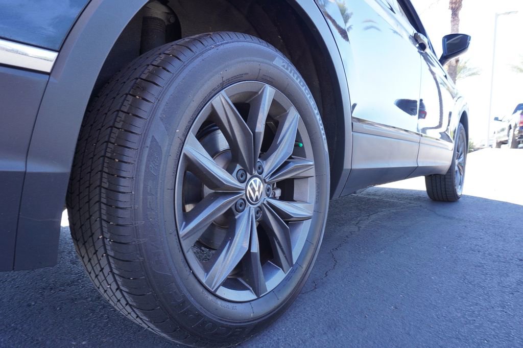 Used 2022 Volkswagen Tiguan SE AWD/4WD image 6