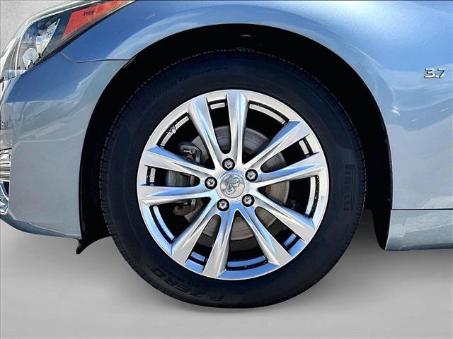 Used 2018 INFINITI Q70 Luxe RWD image 10