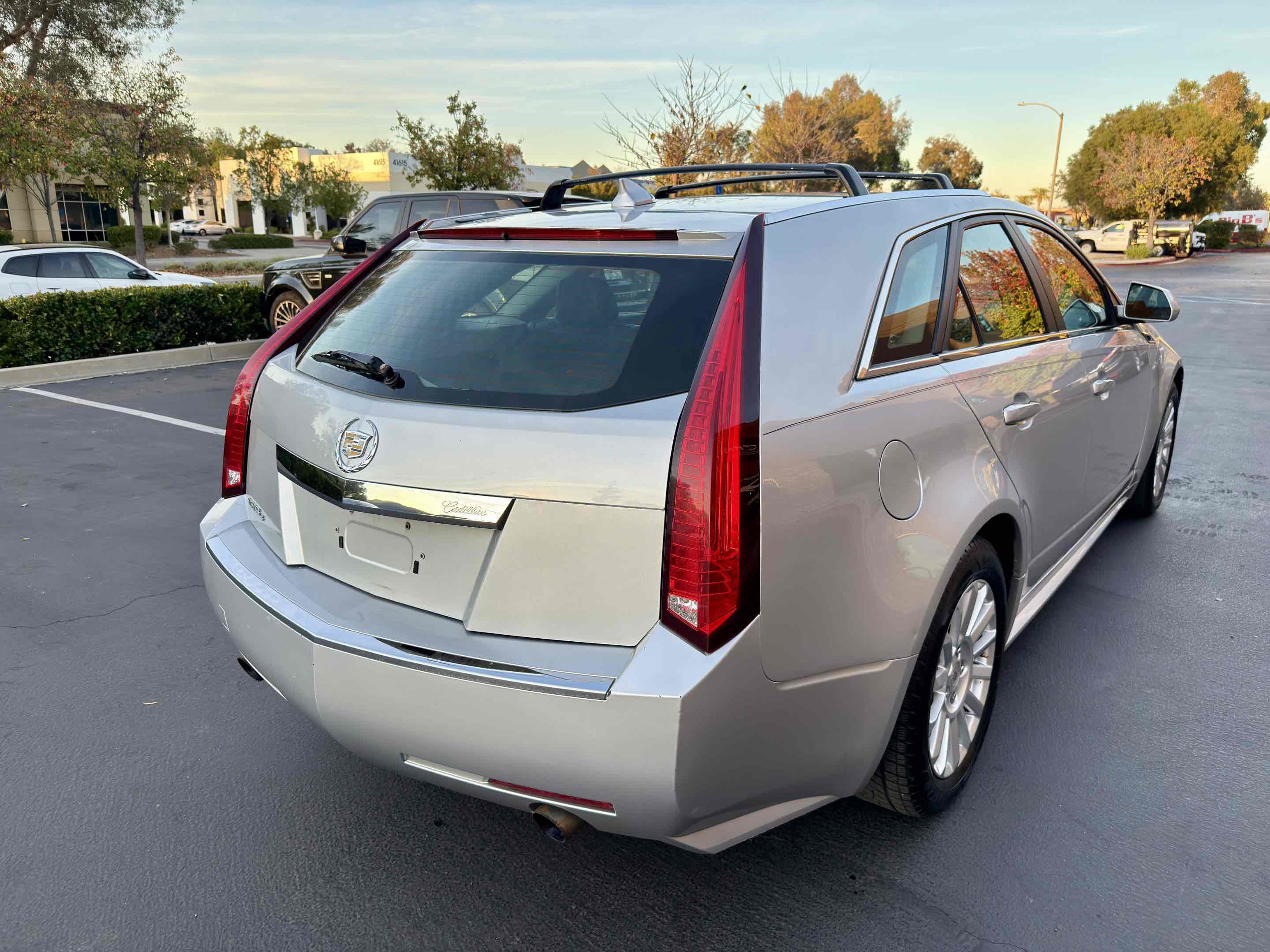 Used 2011 Cadillac CTS AWD Wagon image 9
