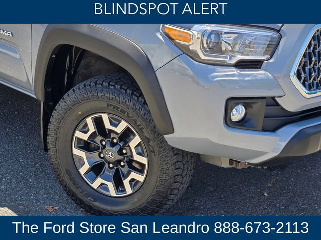 Used 2018 Toyota Tacoma TRD Off-Road w/ Technology Package AWD/4WD image 10