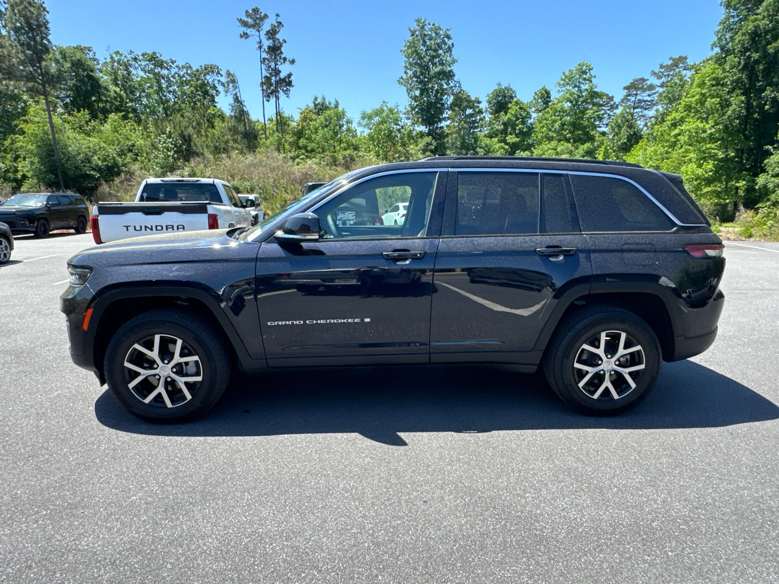 Used 2024 Jeep Grand Cherokee Limited image 8