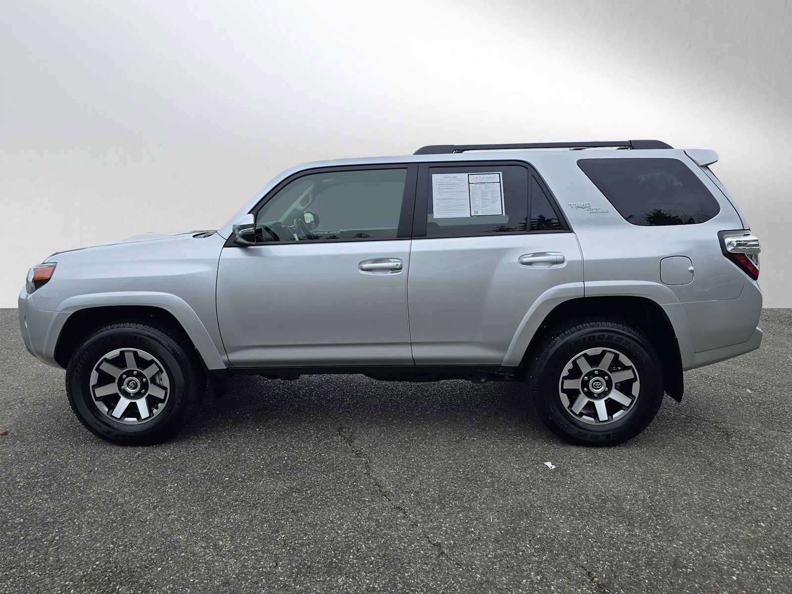 Certified 2023 Toyota 4Runner TRD Off-Road Premium AWD/4WD image 6