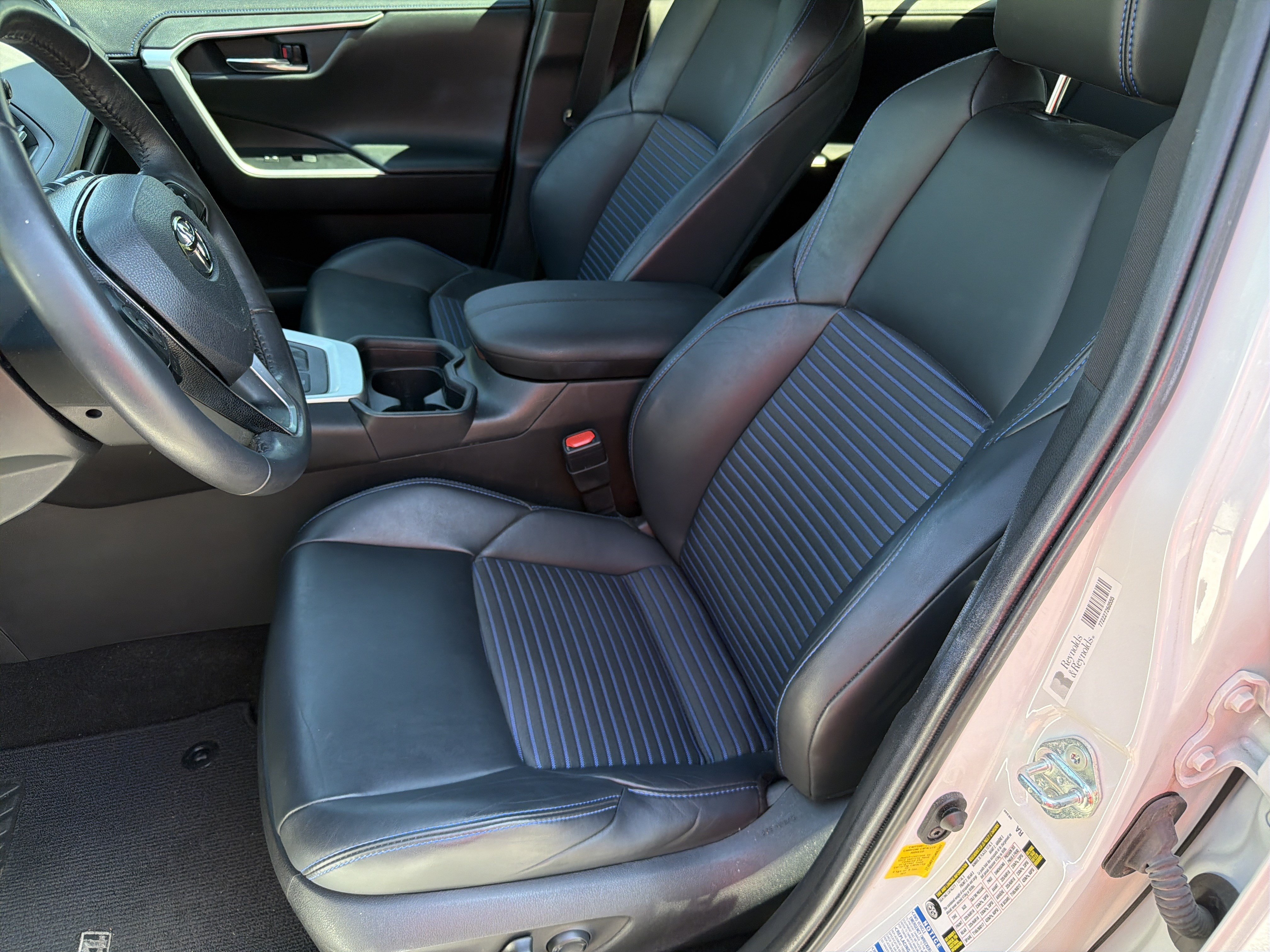 Used 2020 Toyota RAV4 XSE w/ XSE Grade Weather Package AWD/4WD image 15
