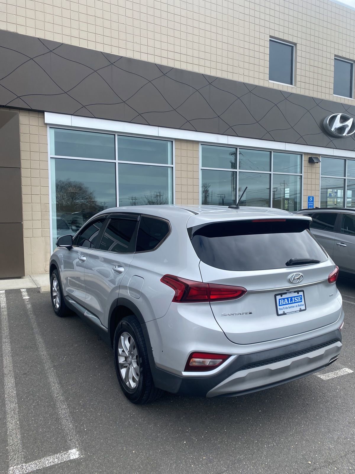 Used 2019 Hyundai Santa Fe SE image 4